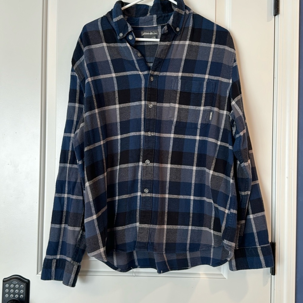 Eddie Bauer blue check plaid classic fit flannel size XL Fits like Large